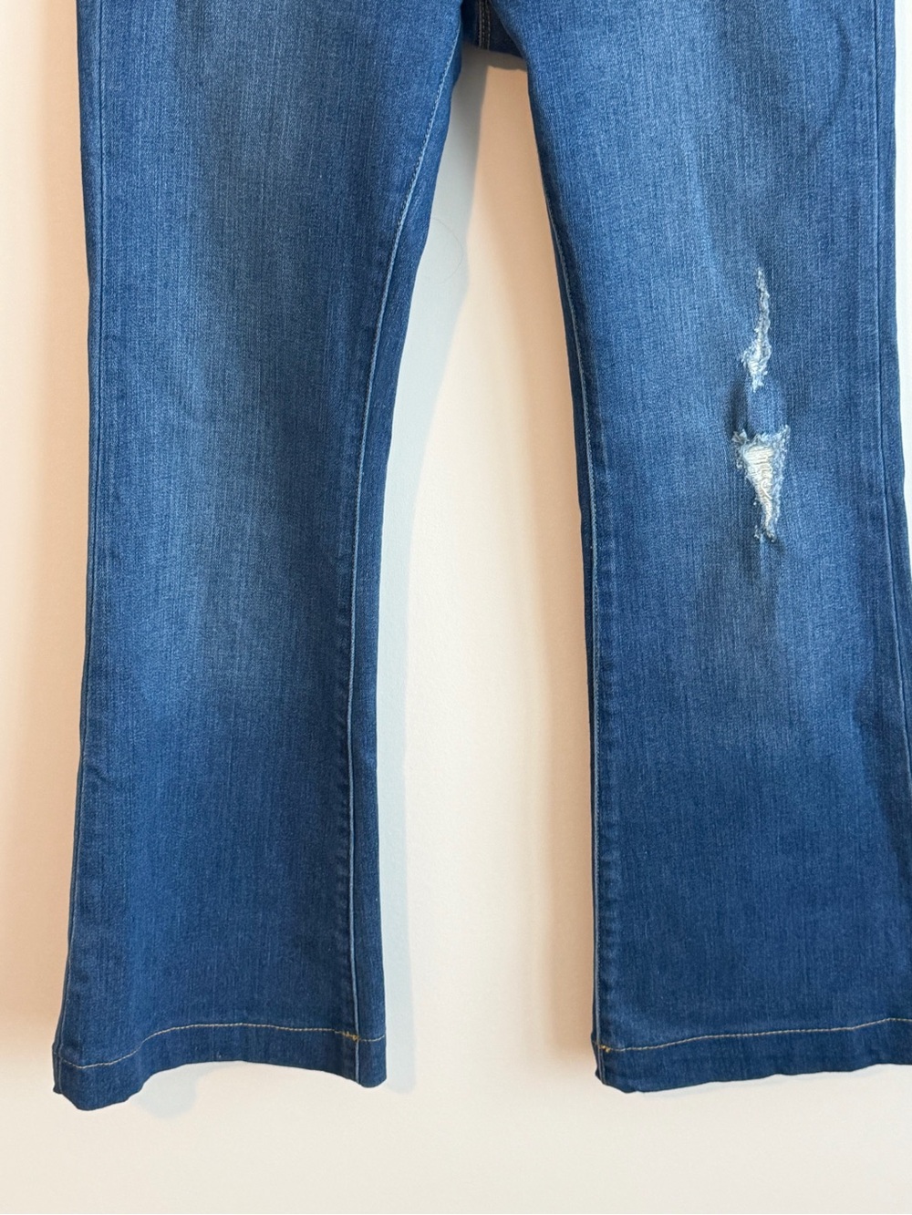 Boston Proper Flare Leg Distressed Denim Jeans Women’s Size 4 Blue Stretch - Picture 4 of 7